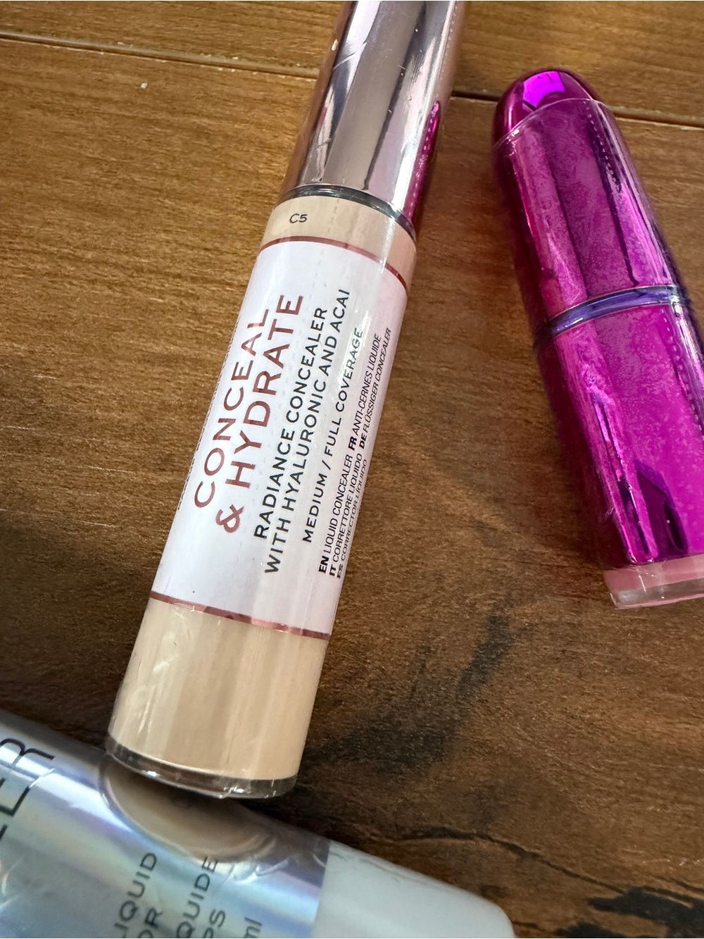 Revolution Makeup Bundle of 5 Pieces - Sealed and Brand New! - Picture 3 of 6